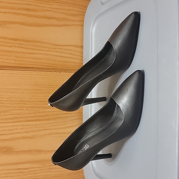 MICHAEL Michael Kors Shoes - Michael kors black pumps